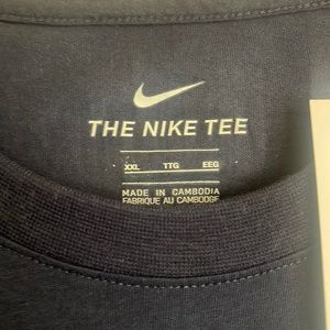 Nike short sleeve tee